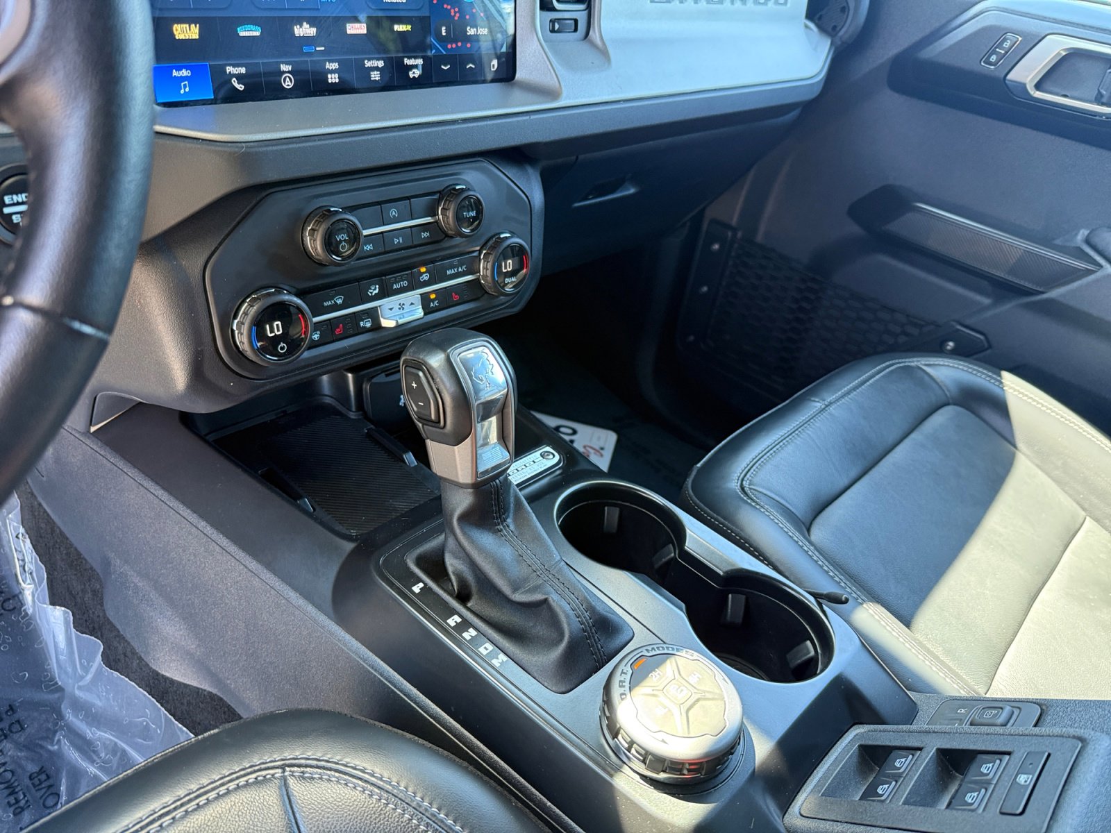 Certified 2025 Ford Bronco Outer Banks AWD/4WD image 13