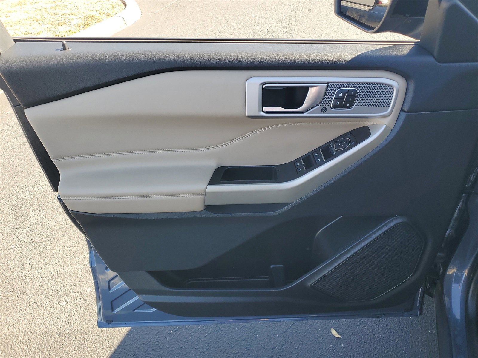 Certified 2021 Ford Explorer Limited w/ Equipment Group 301A image 15