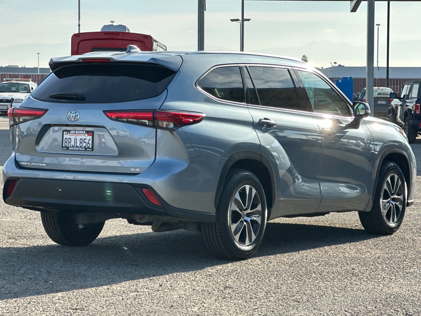 Used 2020 Toyota Highlander XLE image 4