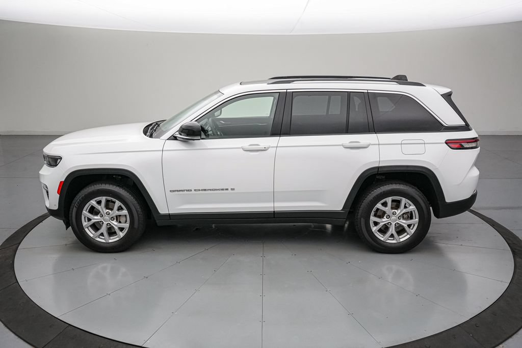 Used 2023 Jeep Grand Cherokee Limited w/ Luxury Tech Group II AWD/4WD image 7