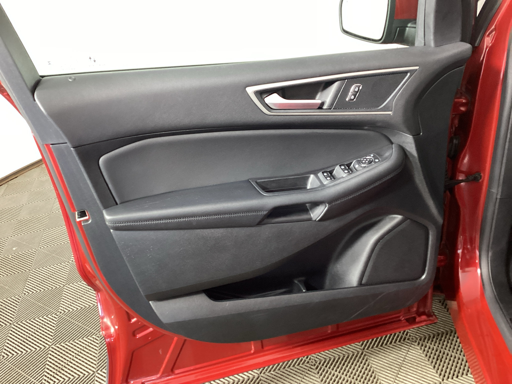 Certified 2024 Ford Edge SEL w/ Convenience Package AWD/4WD image 16