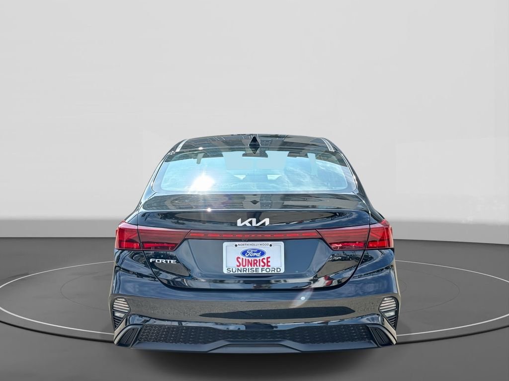 Used 2024 Kia Forte LXS image 3