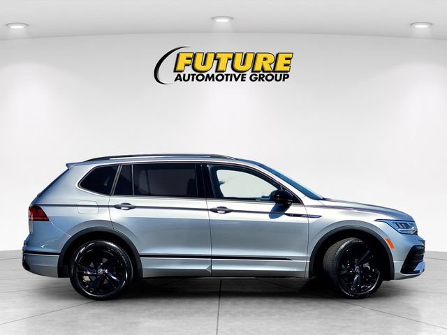 Used 2023 Volkswagen Tiguan SE R-Line FWD image 3