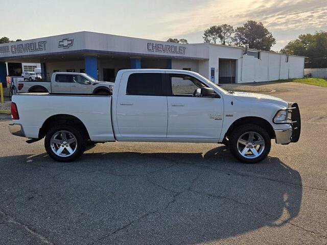 Used 2019 RAM 1500 Classic SLT AWD/4WD image 15