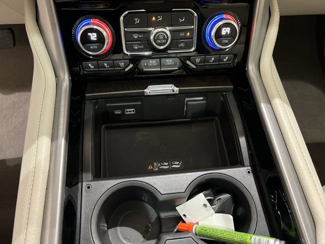 Used 2021 GMC Yukon Denali w/ Denali Premium Package AWD/4WD image 17