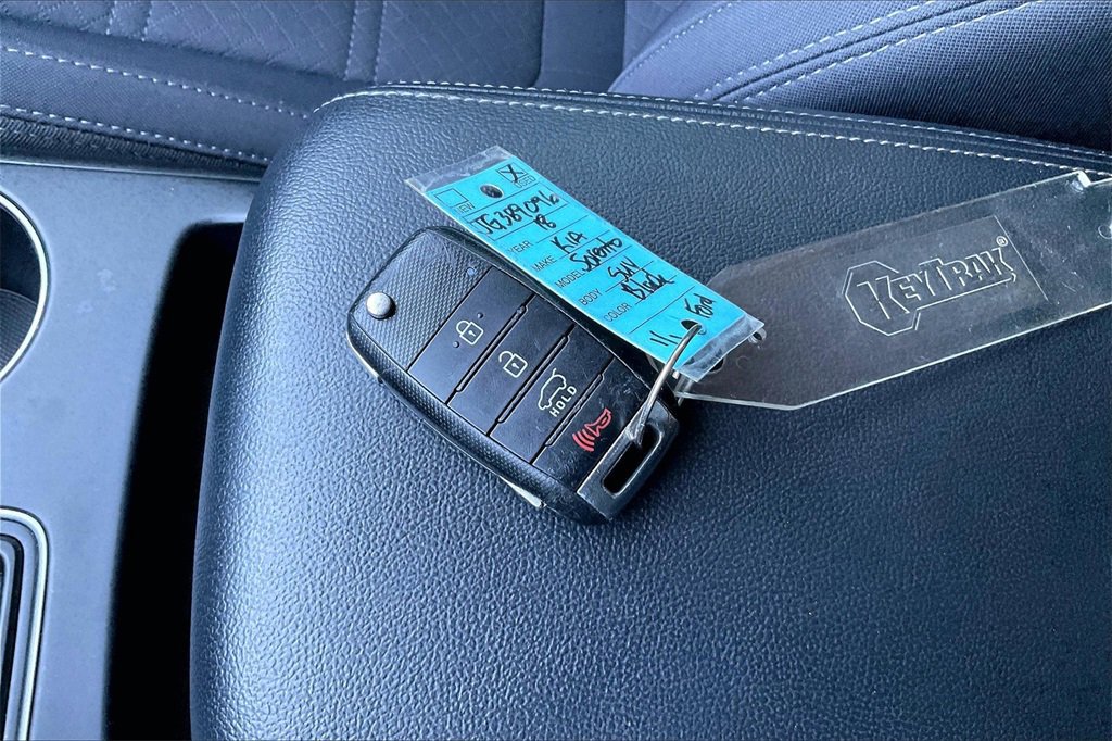 Used 2018 Kia Sorento LX image 36