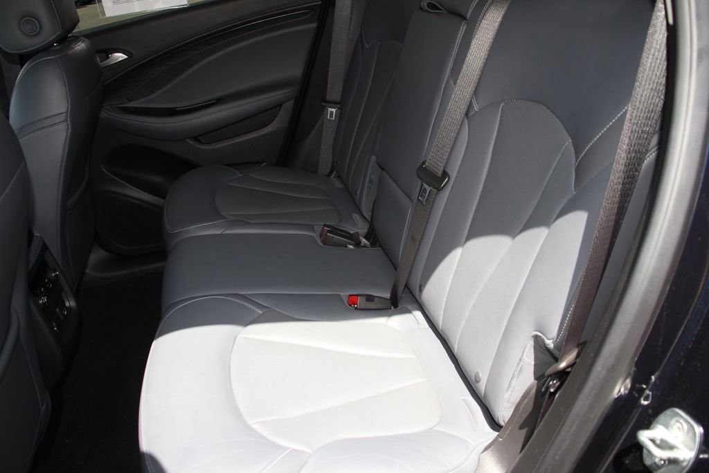 Used 2020 Buick Envision Essence AWD/4WD image 21
