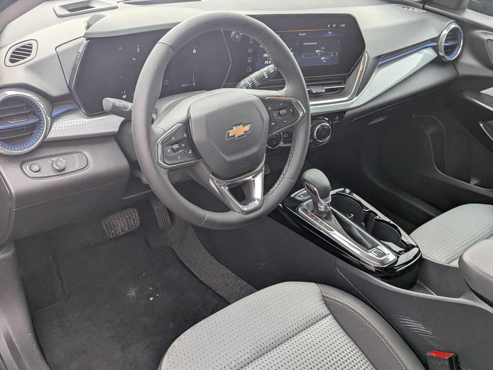 Used 2024 Chevrolet Trax LT w/ Driver Confidence Package FWD image 11