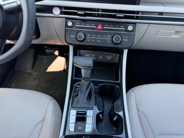 Used 2025 Hyundai Tucson SE image 16