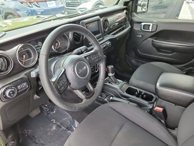 Used 2022 Jeep Gladiator Sport AWD/4WD image 16