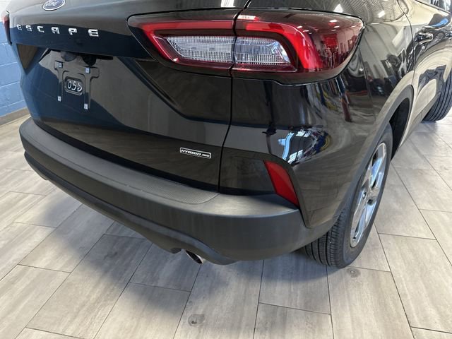 Certified 2025 Ford Escape ST-Line Elite image 30