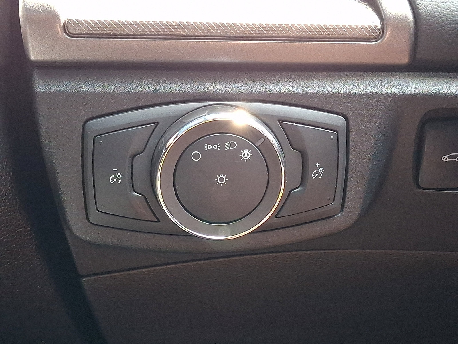 Certified 2020 Ford Fusion SE FWD image 27