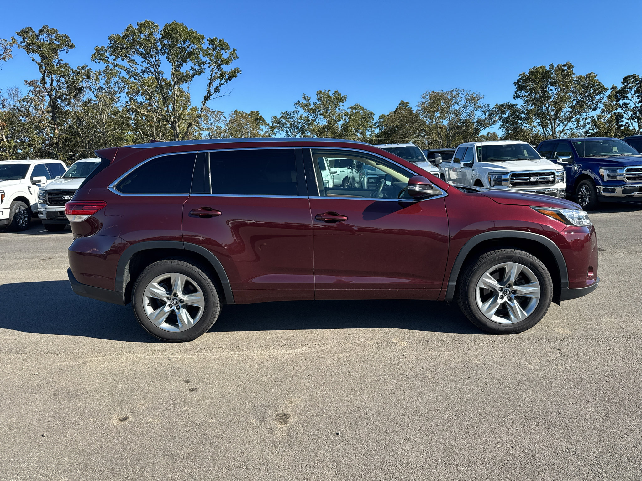 Used 2017 Toyota Highlander Limited FWD image 12