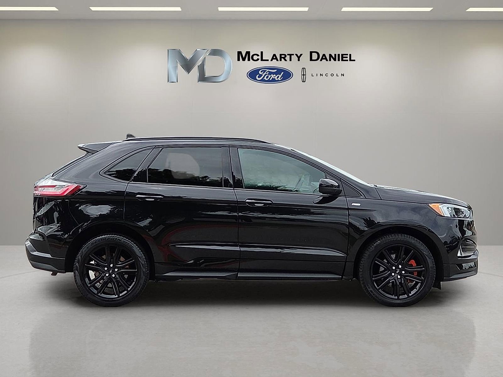 Certified 2024 Ford Edge ST-Line AWD/4WD image 6