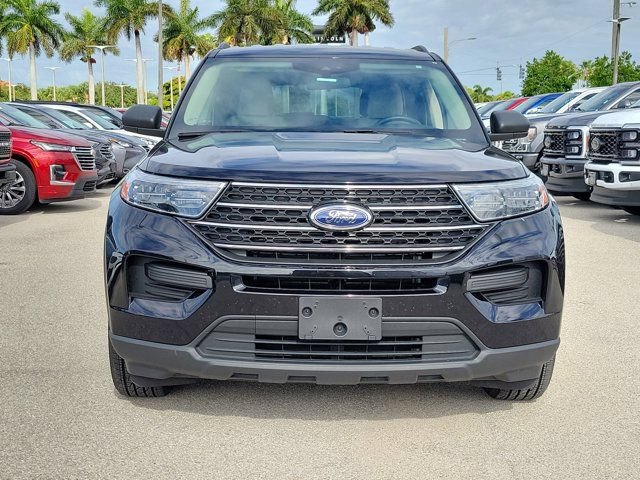 Certified 2022 Ford Explorer XLT AWD/4WD image 2