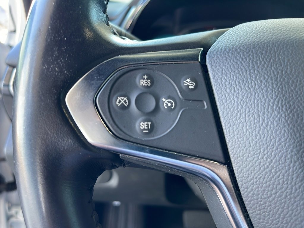 Used 2022 Chevrolet Traverse RS image 27