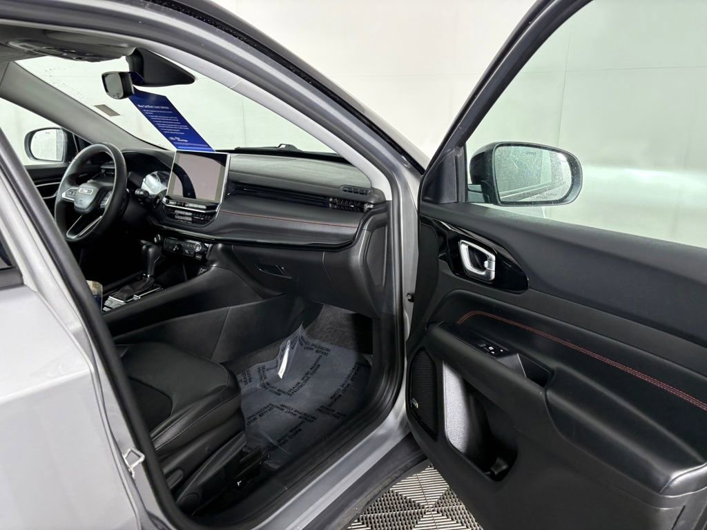 Used 2022 Jeep Compass Trailhawk w/ Sun and Sound Group AWD/4WD image 34