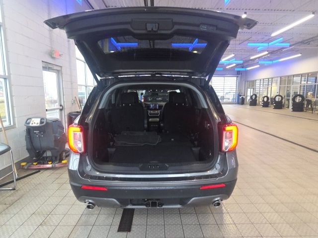 Certified 2022 Ford Explorer XLT w/ Equipment Group 202A image 10