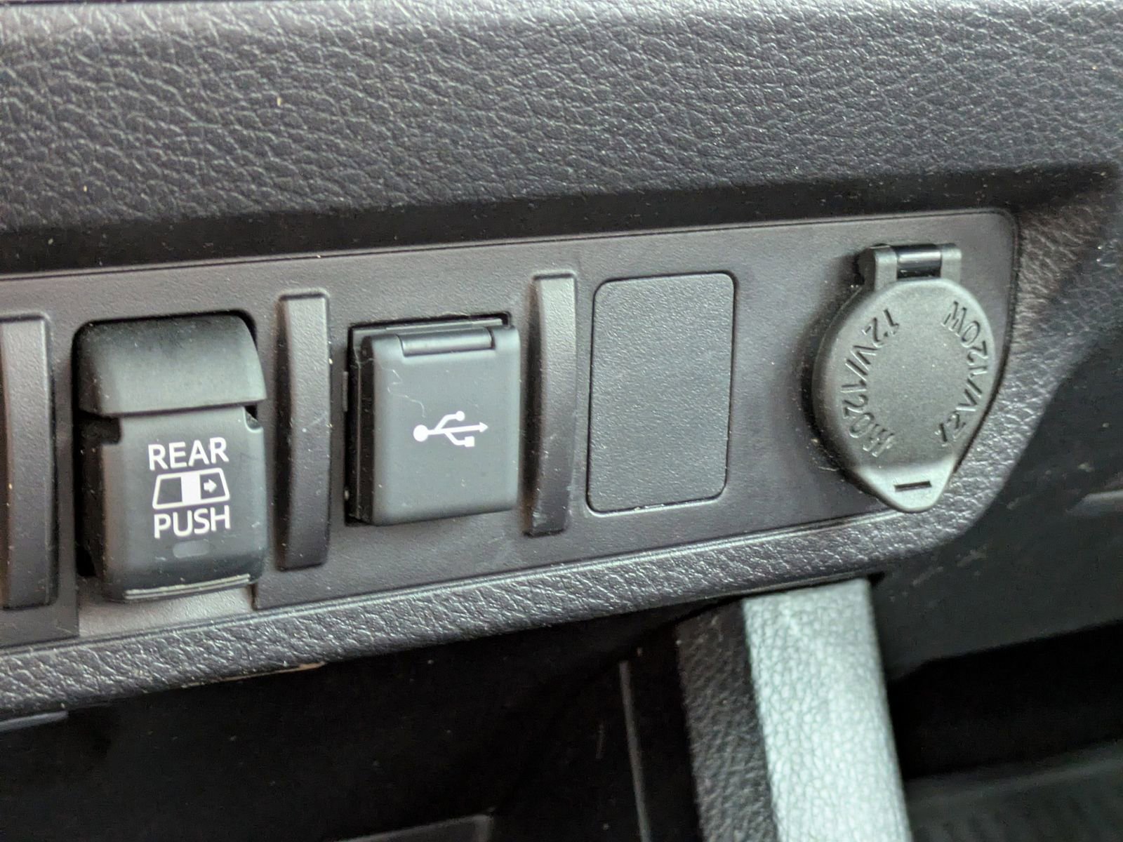 Used 2021 Toyota Tacoma SR5 AWD/4WD image 13