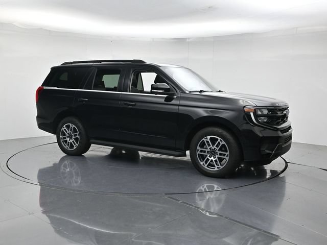Certified 2025 Ford Expedition Active AWD/4WD image 3