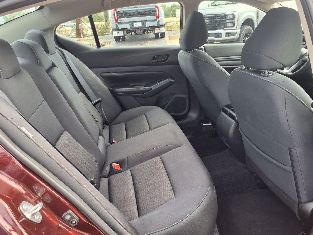 Used 2025 Nissan Altima 2.5 SV FWD image 27