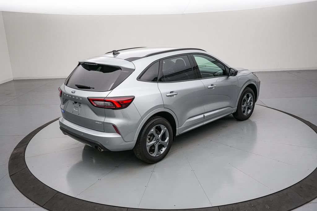 Certified 2024 Ford Escape ST-Line w/ Tech Pack #1 AWD/4WD image 4