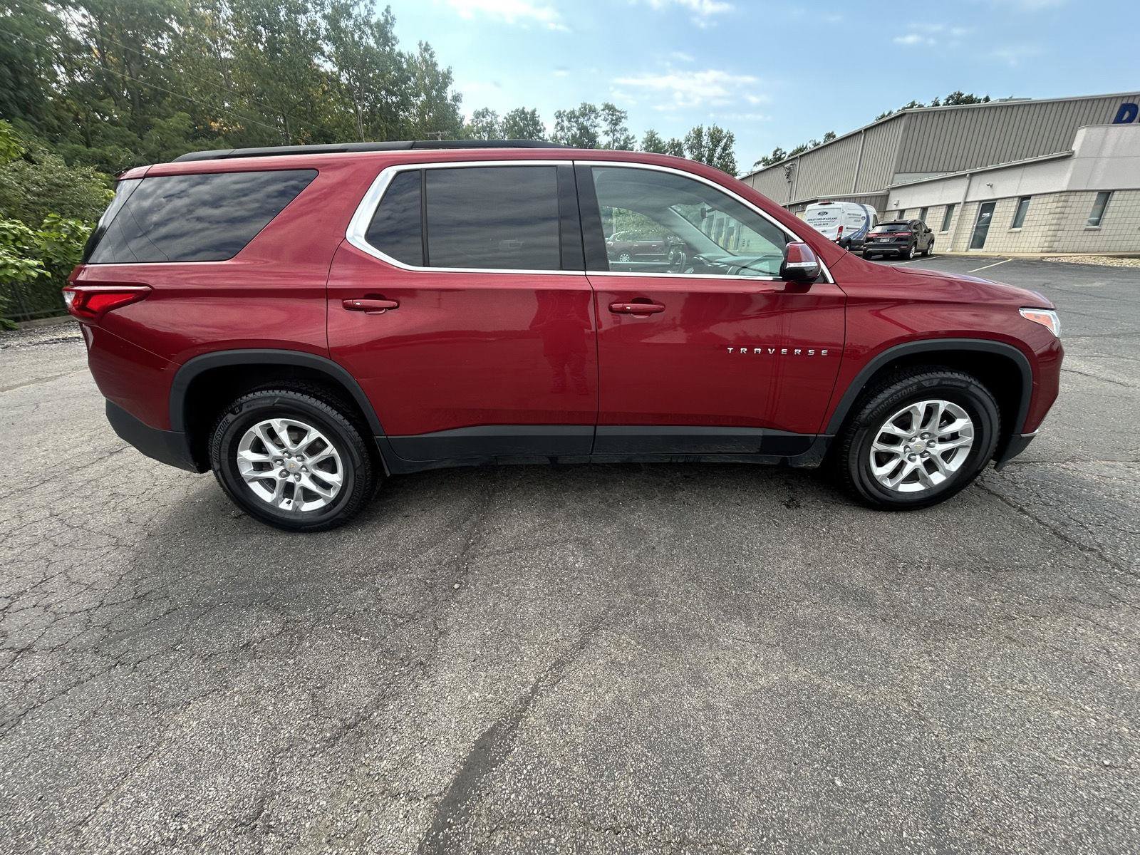 Used 2019 Chevrolet Traverse LT FWD image 18