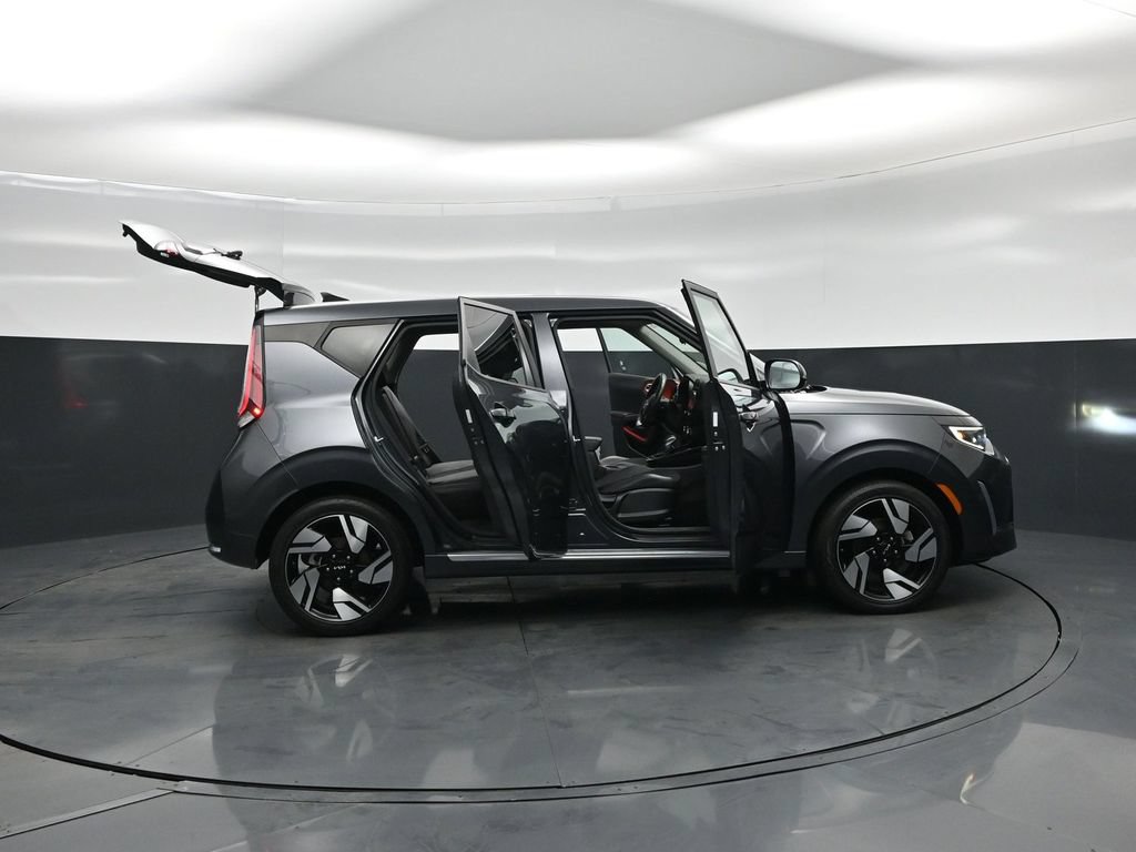 Used 2023 Kia Soul GT-Line w/ GT-Line Technology Package FWD image 4
