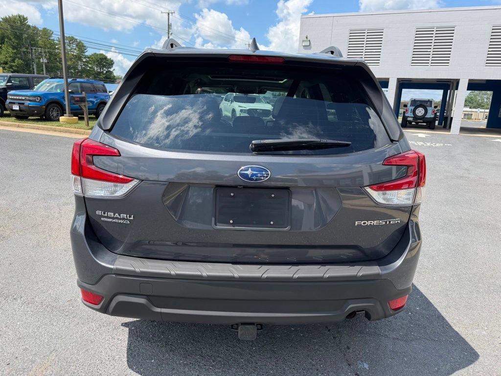 Used 2022 Subaru Forester Premium AWD/4WD image 4