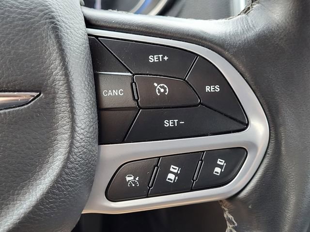 Used 2021 Chrysler 300 Touring L RWD image 19