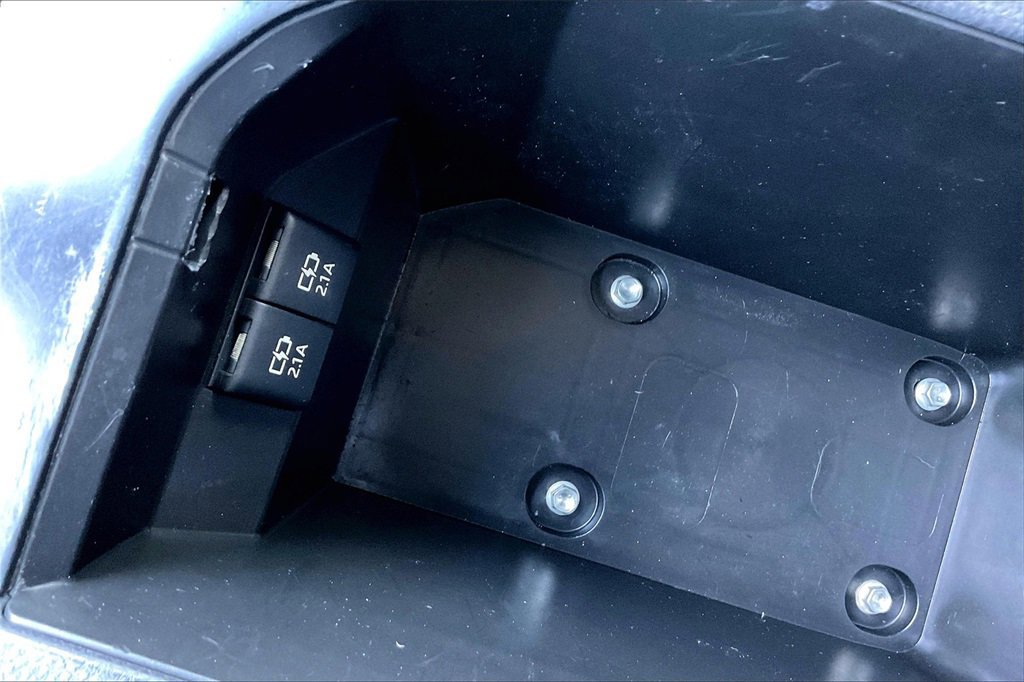 Used 2020 Toyota Camry XLE image 24