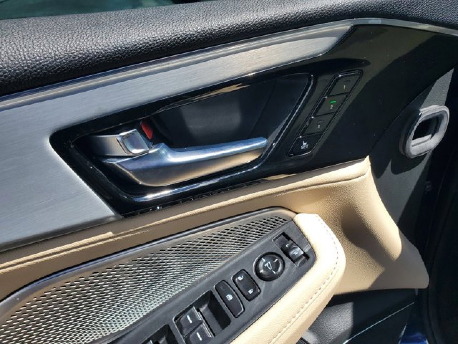 Used 2023 Acura MDX SH-AWD image 17