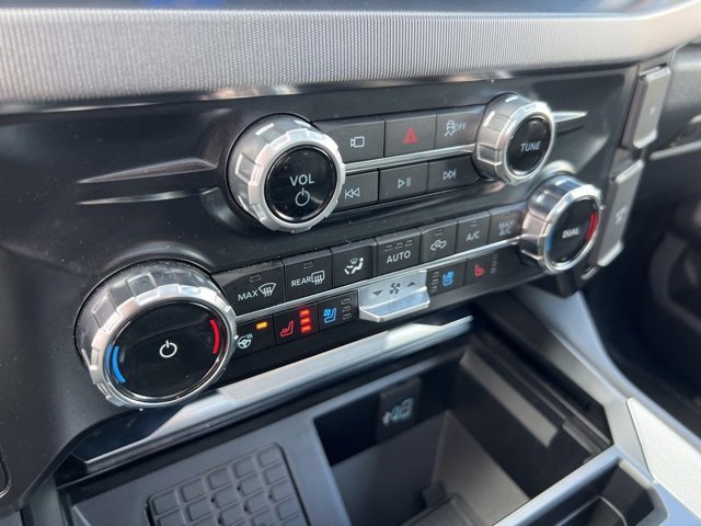 Certified 2025 Ford F350 Platinum w/ FX4 Off-Road Package image 18