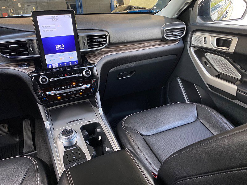 Certified 2023 Ford Explorer Limited w/ Limited Technology Package AWD/4WD image 22
