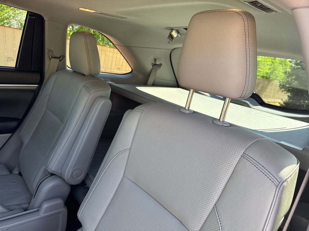 Used 2018 Toyota Highlander Limited Platinum AWD/4WD image 23