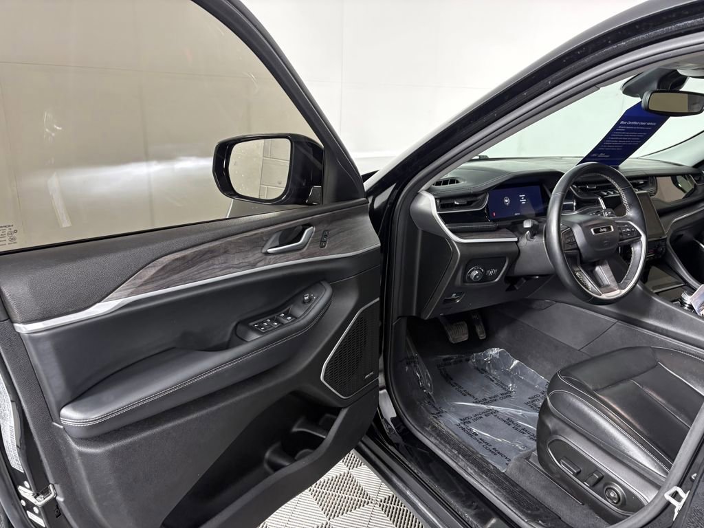 Used 2022 Jeep Grand Cherokee L Limited image 13