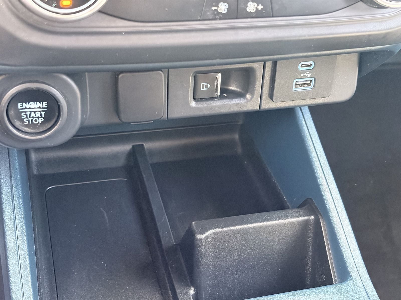 Certified 2023 Ford Maverick Lariat w/ Black Appearance Package FWD image 29