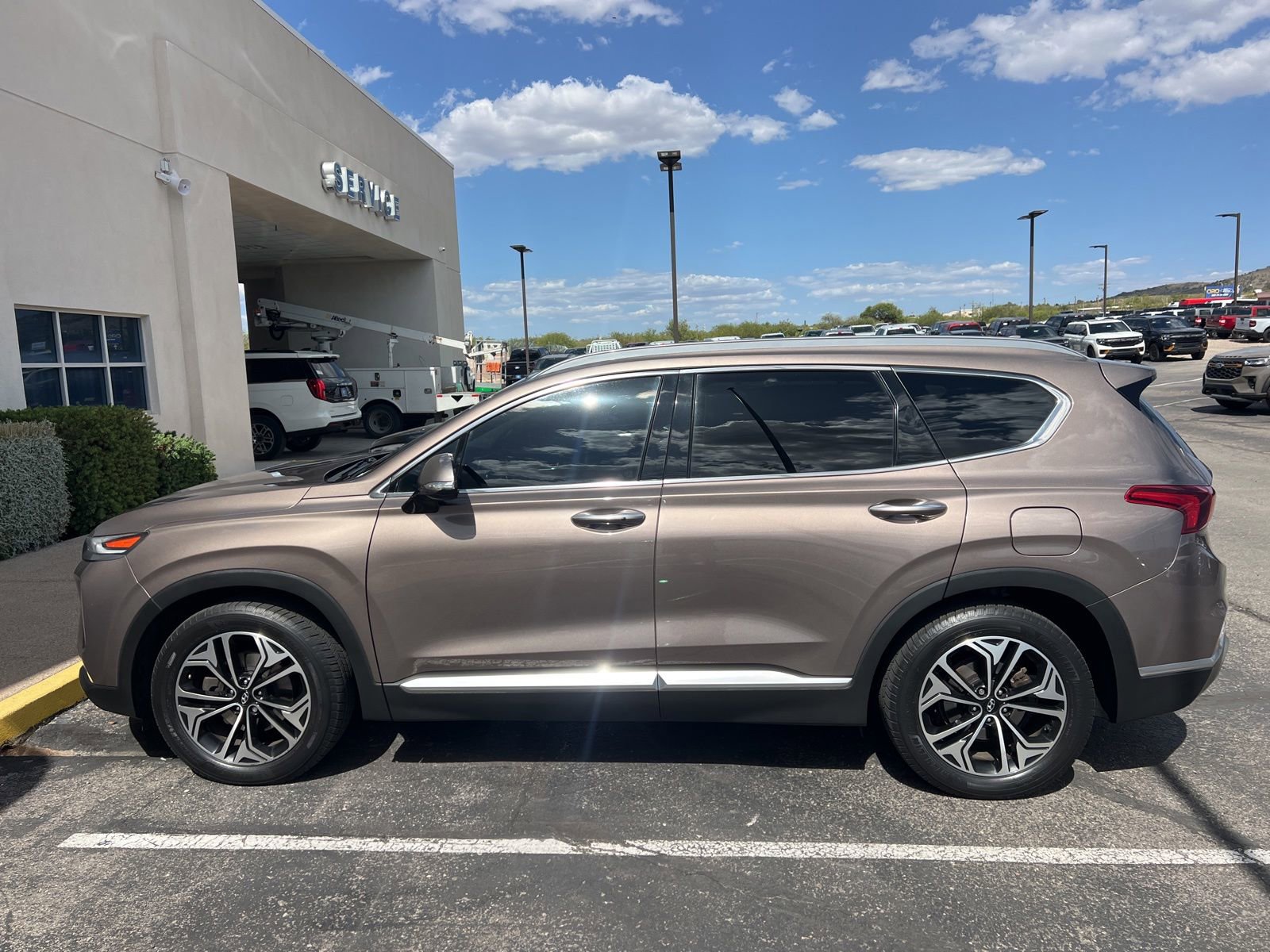 Used 2019 Hyundai Santa Fe Limited FWD image 2