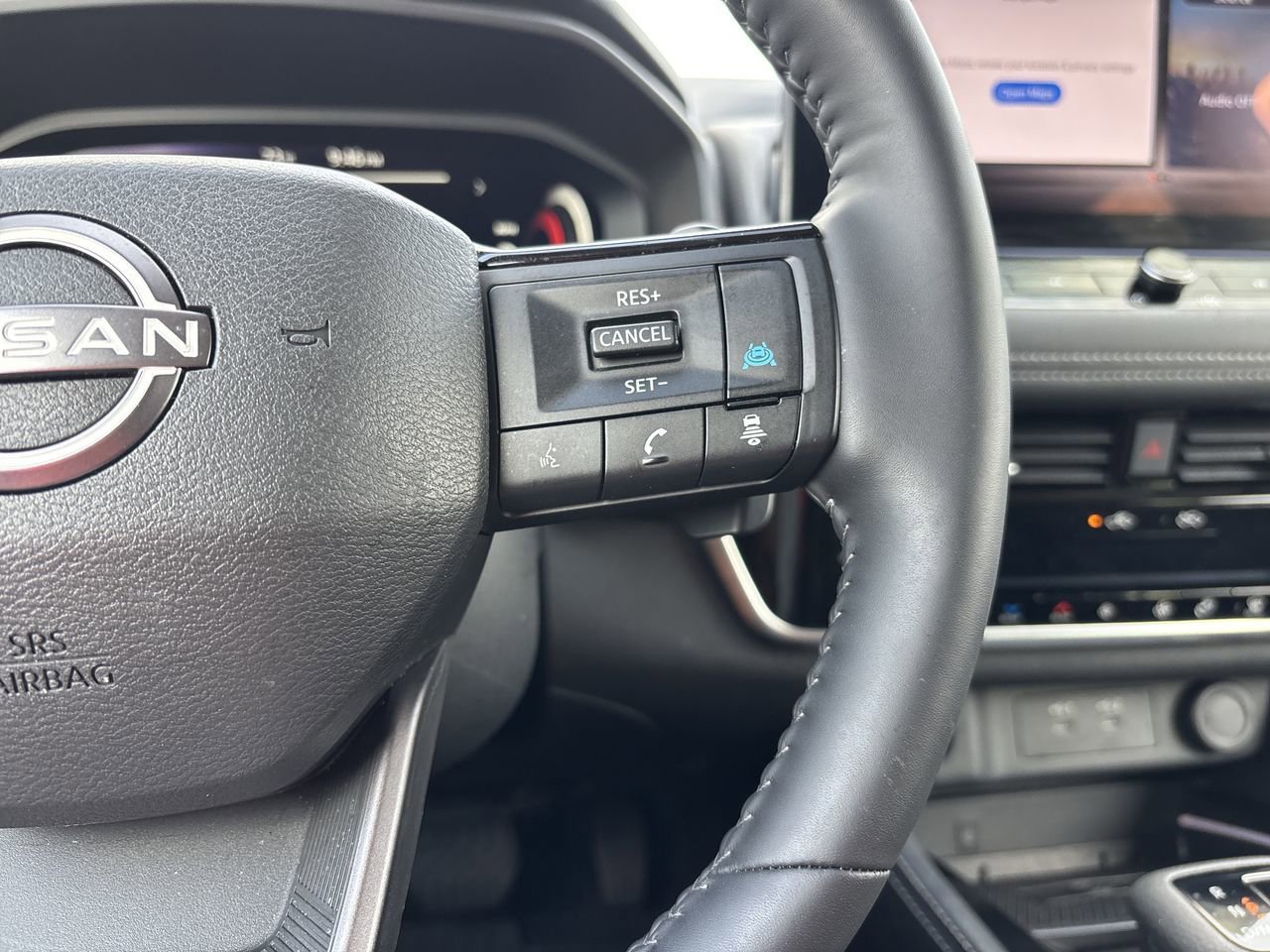 Used 2025 Nissan Rogue Platinum w/ Platinum Premium Package image 28