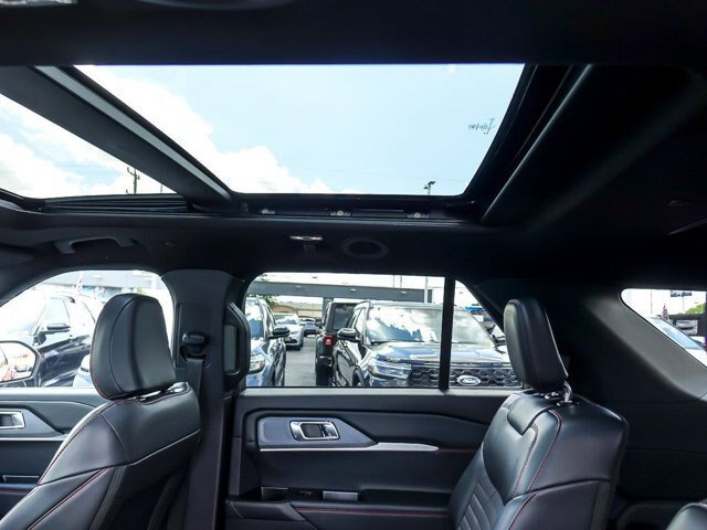Certified 2025 Ford Explorer ST-Line AWD/4WD image 16
