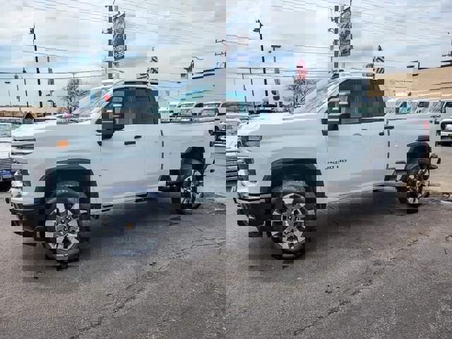 Used 2024 Chevrolet Silverado 2500 Custom w/ Snow Plow Prep/Camper Package image 3