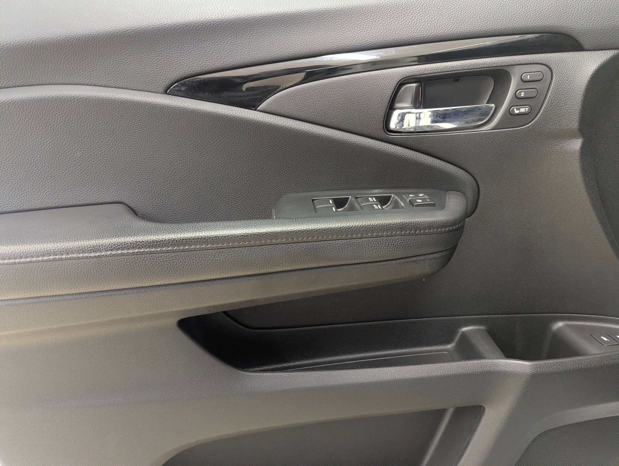 Used 2022 Honda Pilot Touring image 13