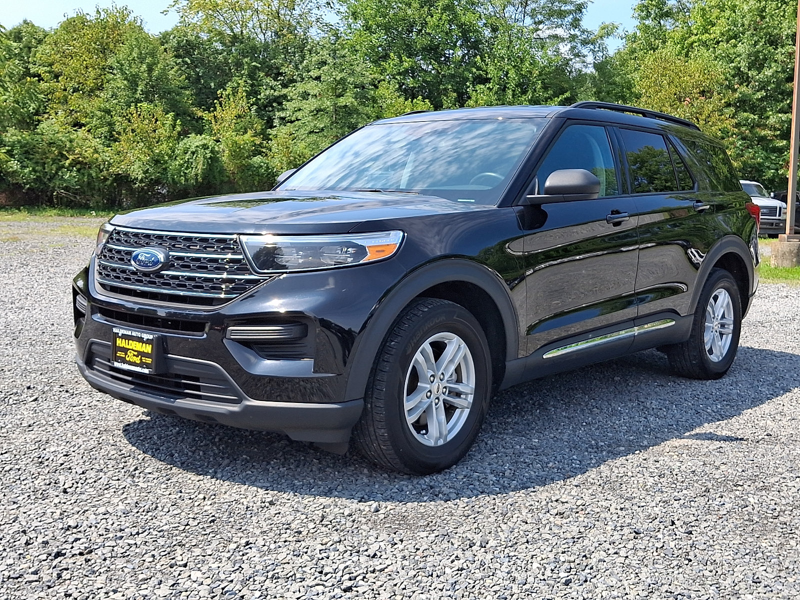 Certified 2023 Ford Explorer XLT AWD/4WD image 3