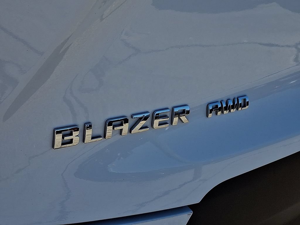 Used 2025 Chevrolet Blazer LT AWD/4WD image 31