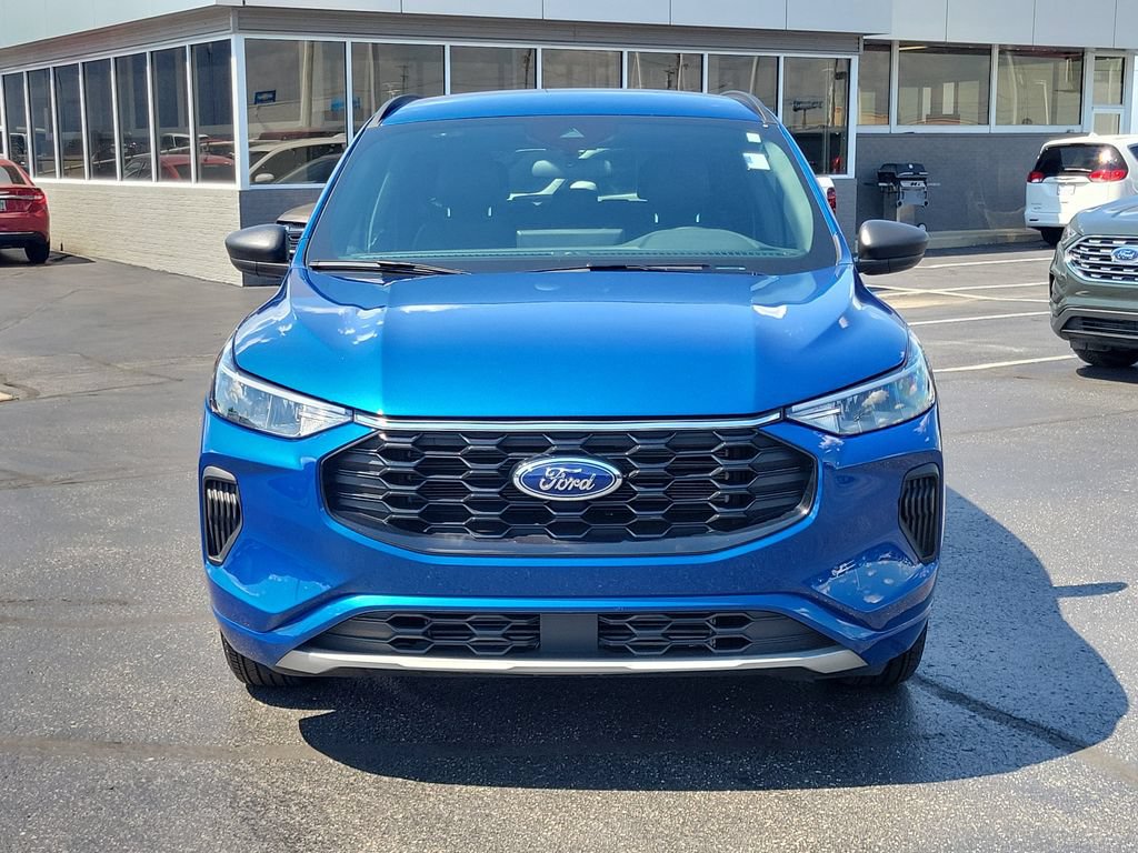 Certified 2023 Ford Escape ST-Line w/ Tech Pack #1 FWD image 2