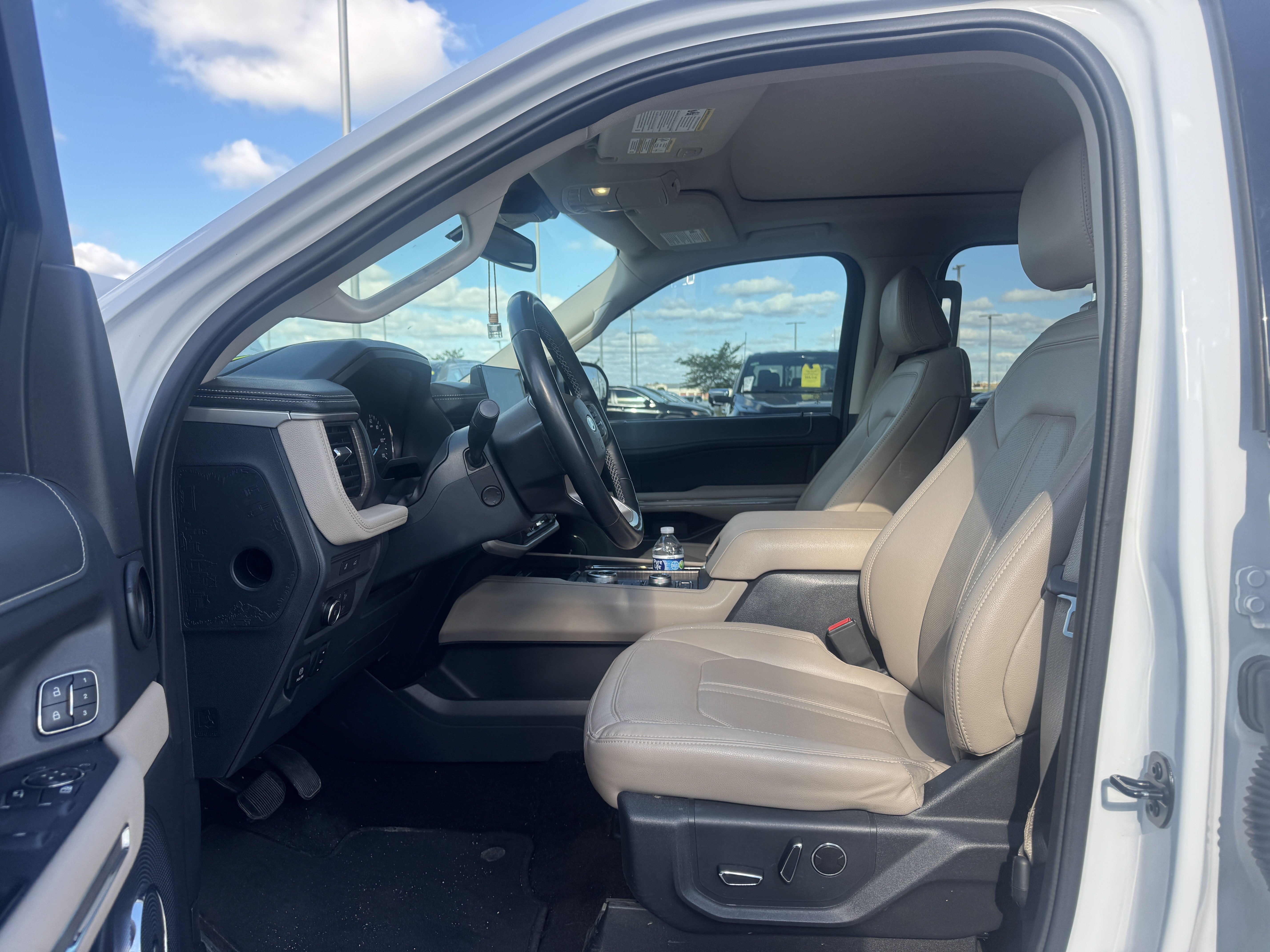 Certified 2022 Ford Expedition Limited AWD/4WD image 5
