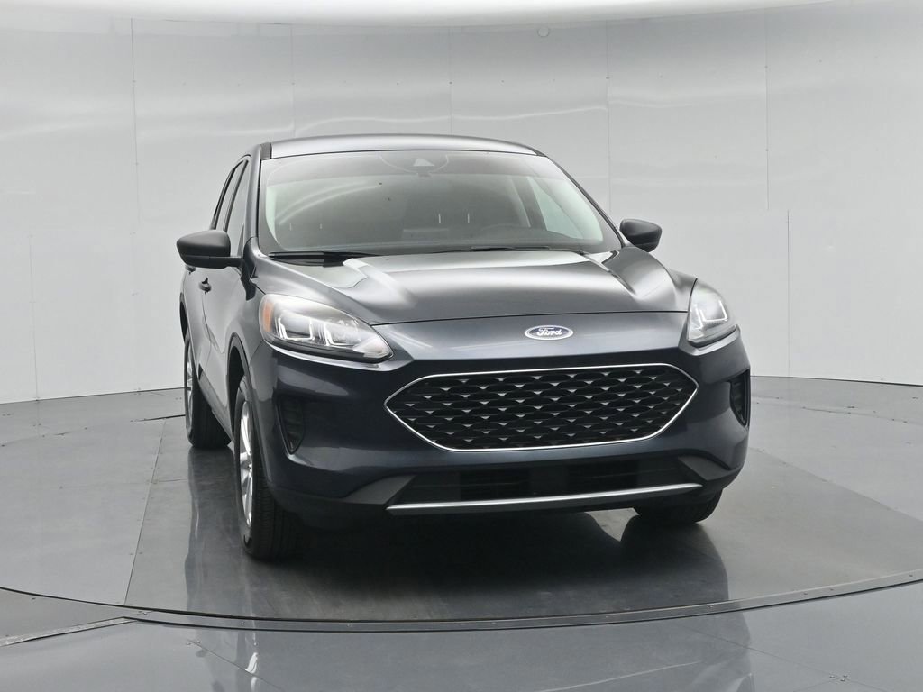 Certified 2022 Ford Escape SE w/ Cold Weather Package AWD/4WD image 3