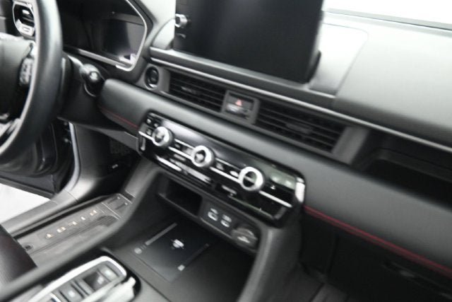 Used 2025 Honda Pilot Black Edition image 17