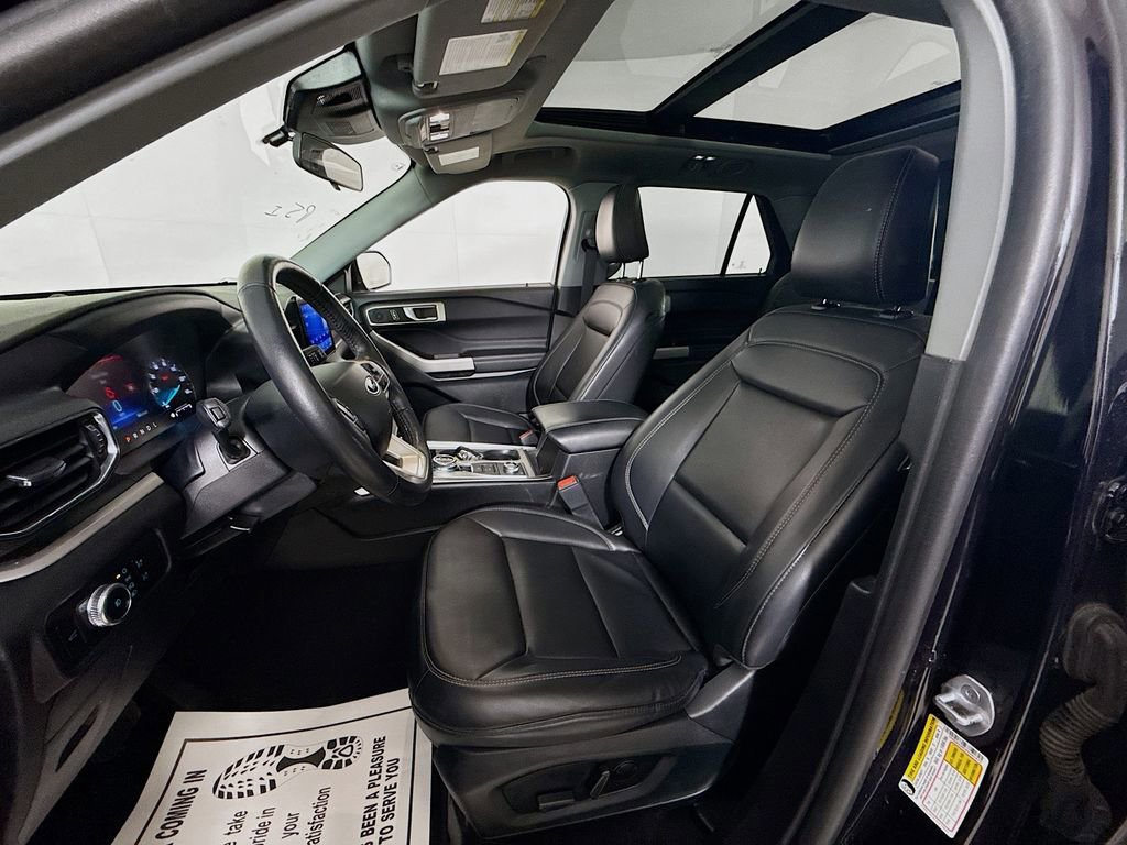 Certified 2023 Ford Explorer XLT w/ Equipment Group 202A image 9