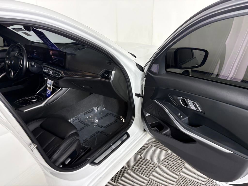 Used 2023 BMW 330i xDrive Sedan w/ Premium Package image 35